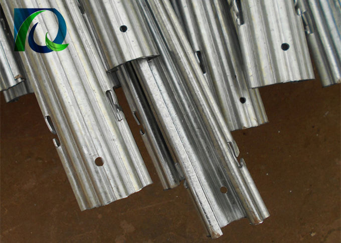 A treliça do vinhedo do metal do C afixa a instalação 275G/M2 fácil galvanizada quente