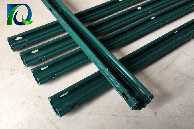 O pó verde revestiu a cerca Posts da agricultura, linha cargos do vinhedo 1.8-3.5M